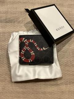 GUCCI　キングスネーク柄　蛇柄　二つ折り財布　ブラック Gucci 蛇デザイン 二つ折り財布 キングスネークGG柄