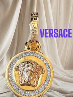 バーゲンで VERSACE 未使用 ピアス(片耳用) ロゴ メデューサ ゴールド アクセサリー