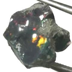 オパール原石！遊色　約1cm クリスタル　水晶　鉱物　２４時間以内発送21