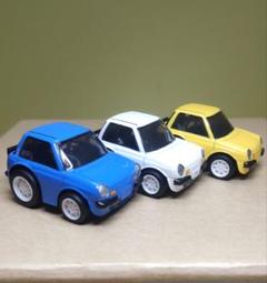 日産が「めちゃレトロ」なコンパクトカー売ってた？ 丸目が