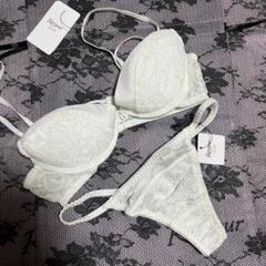 ☆Ravijour☆廃盤WhiteB70-75Tバック☆Xmas限定デザイン☆