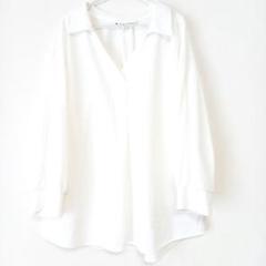 KUMIKYOKU 　白シャツ　スキッパー　ブラウス カットソー