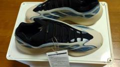 YEEZY 700 V3