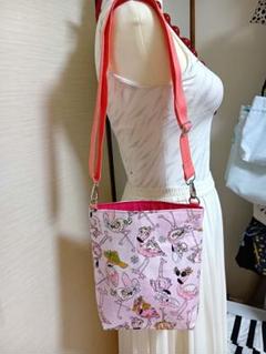 ロラライハリス♡ベージュサテンキルト♡刺繍の三日月ショルダーバッグ♡ ロラライハリス♡ベージュサテンキルト♡刺繍の三日月ショルダー