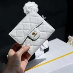 CHANEL 二つ折り財布 ホワイト キルティング - メルカリ