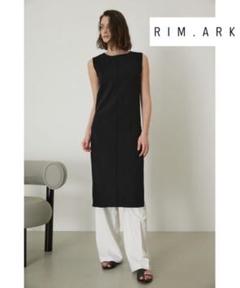 最終値下げ！美品【RIM.ARK】Curved slit long topsのサムネイル