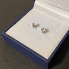 【残りわずか】4月誕生石　ダイヤモンド風　一粒ピアス　シンプル　ユニセックス