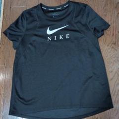 Nike DRI-FIT ブラックショートスリーブ