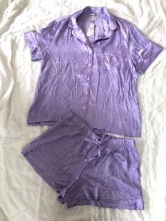 【新品・未着用】Victoria’s Secret ショート丈パジャマ Victoria's Secret - サテンピンクボーダーショートパジャマ