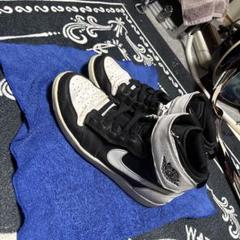Nike Air Jordan 1 ブラック/ホワイト ハイカット