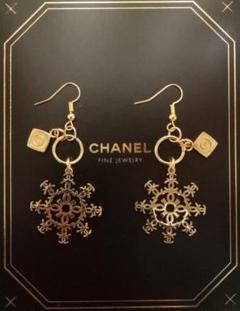 【非売品】CHANEL涼感ピアス✧透かし雪結晶 チャーム×ゴールド 高級感◎