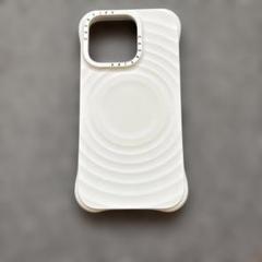 CASETiFY ホワイト iPhoneケース 波状デザイン