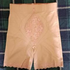 C'est Moi 補正下着 サイズ90 ベージュ