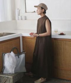 S*u様 【新品タグ付き】SLOANE ×佐藤佳菜子さんコラボ　淑女のスウェット SLOANE✖️佐藤佳菜子別注・淑女のロンT ネイビー