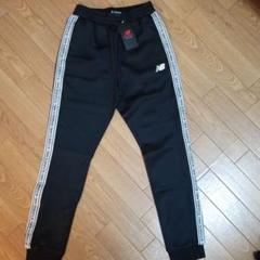 new balanceボトムス