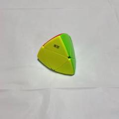 マジックキューブ 2x2 ピラミルフィックス 頭の体操 キューブ パズル