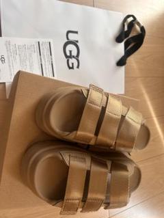【新品未使用品】UGG ゴールデングロウ　サンダル　22センチ　ベージュ 新品】UGG ゴールデングロウサンダル22センチ