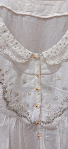刺繍入りホワイトワンピース