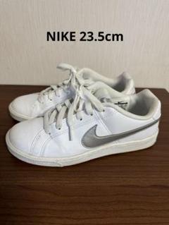 Nike ホワイト スニーカー　23.5cm