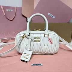 【大人気‼️】MIU MIU 花柄ハンドバッグ 白タグあり 花柄 MiuMiu(ミュウミュウ) バッグ・カバン(レディース) - 海外
