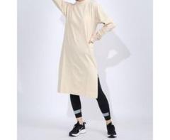 新品未使用　Nike ベージュ ハイネック ワンピース