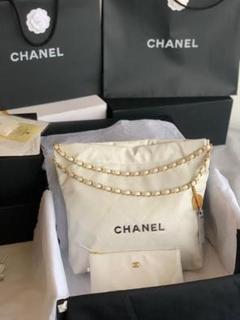 CHANEL ホワイト キルティング ショルダーバッグ