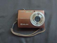 CASIO EX-Z600 EXILIM 6.0メガピクセルデジタルカメラセット Amazon.com : Casio Exilim EX-Z600 6MP Digital Camera with 3x