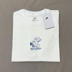 【XL】NIKE New Jeans コラボ Tシャツ スモールプリントバニーズ XL】NIKE New Jeans コラボ Tシャツ スモールプリントバニーズ