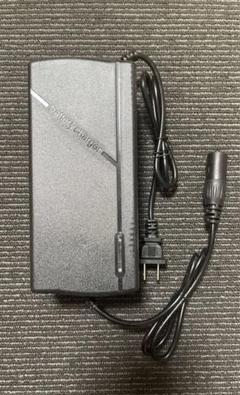 お値下げ○ひねちゃバッテリー本体と充電器 お値下げ○ひねちゃバッテリー本体と充電器