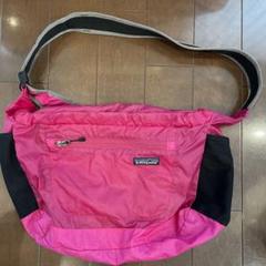 patagonia メッセンジャーバッグ ピンク patagonia パタゴニア Patagonia メッセンジャーバッグ ミニマス
