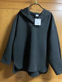 【新品・未使用】emmi✖︎puma コラボ　パーカーのサムネイル