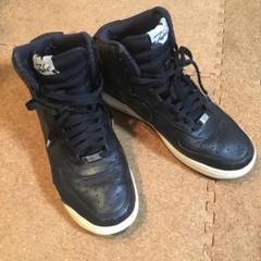 さらにお値引きしました NIKE ナイキ AIR FORCE 1 黒ハイカット