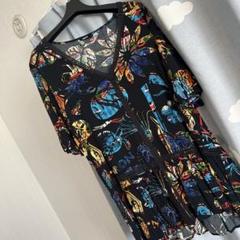 Desigual 花柄 Vネック 半袖チュニ試着のみ 今だけセール中