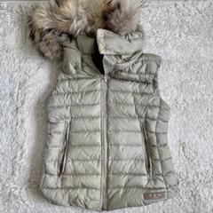 新品未使用　タトラス　ファーダウンベスト　オルシエラ　01 グレーカーキ TATRAS（タトラス）の「TATRAS(タトラス) ORSIERA オルシエラ