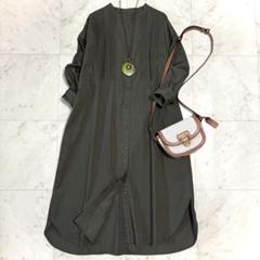 【人気】アーバンリサーチ スタンドカラー ピンタックシャツワンピース カーキ