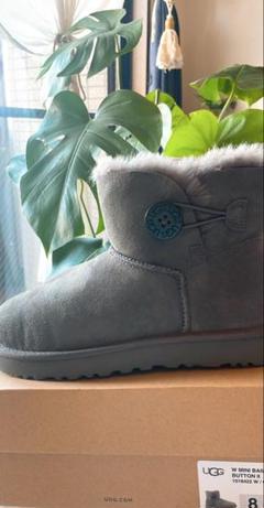 美品UGG ミニ ベイリー ボタン 2 23.5 ほぼ未使用チェスナット