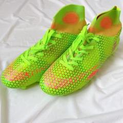 サッカーシューズ スパイク トレーニングシューズ 軽量 25.5 グリーン