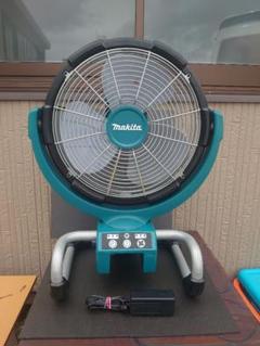Makita CF300D スタンド型扇風機 Makita マキタ CF300D スタンド型扇風機 - メルカリ