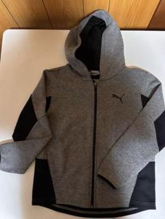 Puma フード付きグレー パーカー