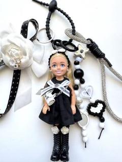 バービーチェルシードールチャームキーリング　バッグチャーム　Cロゴ付き　Vロゴ Barbie - USAバービー チェルシーマテル社キーリング正規品