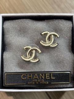 CHANEL シャネル　ピアス　ロゴのサムネイル