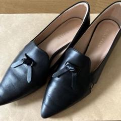 COLE HAAN ブラック ポインテッドトゥ フラットシューズ 美品 本革Vカットフラットシューズ （ブラック） -エンチャンテッド
