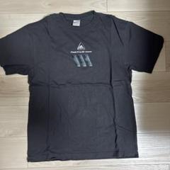 adidasロゴ"Feel The Breeze"tシャツ