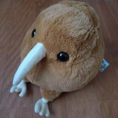 鳥のぬいぐるみ