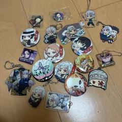 アクリルキーホルダー缶バッチセット 複数キャラクター - メルカリ