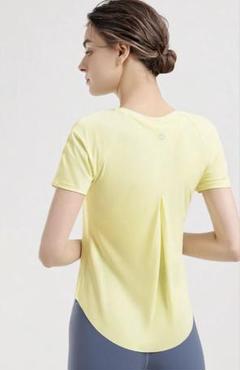 美品 YOMOMENT 冷感素材 ランドヘム半袖
