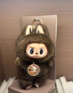 Zimomo 小首領 LABUBU　ふわふわ　海外限定POPMART Zimomo 小首領 LABUBU ふわふわ 海外限定POPMART - メルカリ