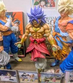 リペイント　ブロリー＆悟空 ドラゴンボール HGサイズ　4点セット フィギュア ドラゴンボール」映画4本分、全8体のブロリーを収録した