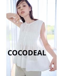 【最終値下げ】COCODEAL タックペプラムシアーブラウスのサムネイル