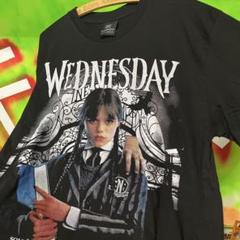 海外ドラマ ウェンズデー アダムスファミリー 映画 ブラック 古着 Tシャツのサムネイル
